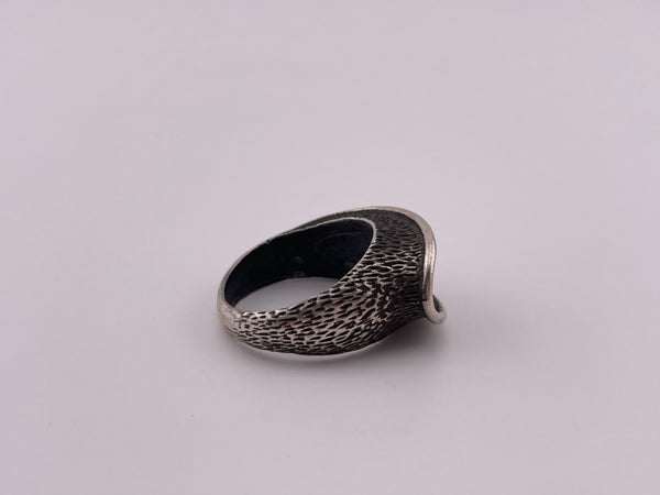 size 5.75 sterling silver stoneless abstract ring