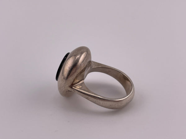size 4 sterling silver synthetic onyx ring