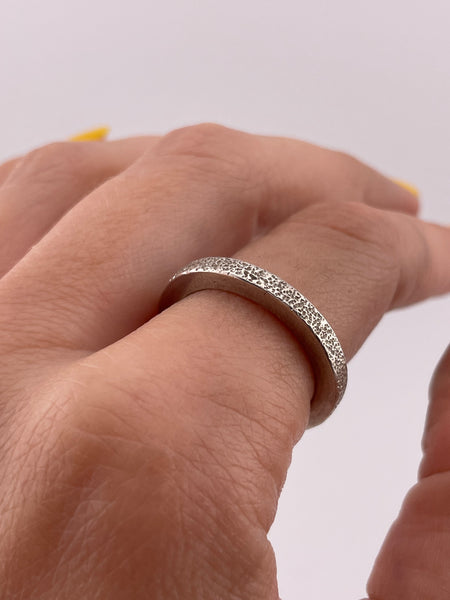 size 8.75 sterling silver textured stoneless band ring
