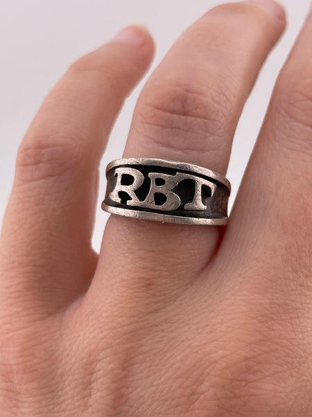 size 6.5 sterling silver 'RBT' initials ring